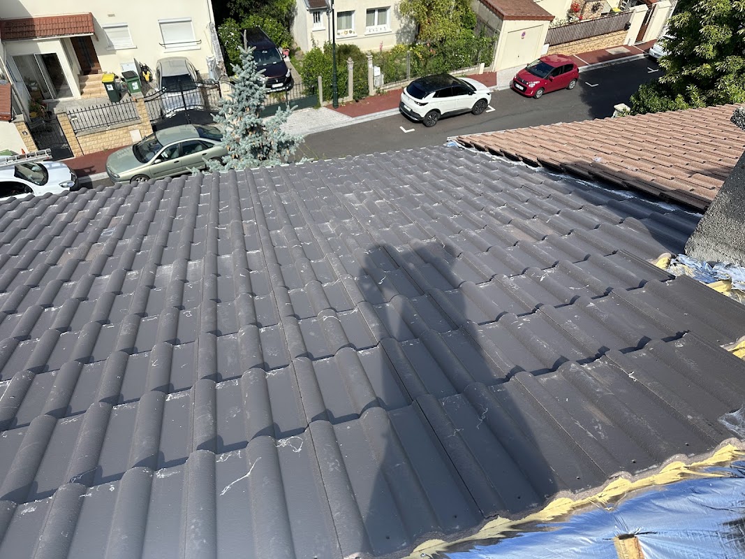 Échafaudage de chantier de toiture sécurisé et filets de protection